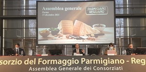 Parmigiano Reggiano: l’Assemblea approva il bilancio preventivo 2022 e IL nuovo piano di regolazione dell’offerta